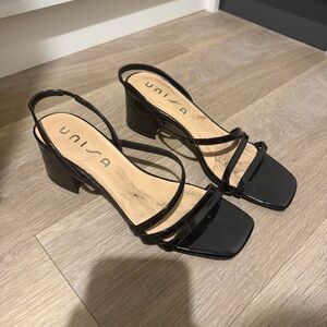 Unisa Strappy black block 2.5” heels 8.5